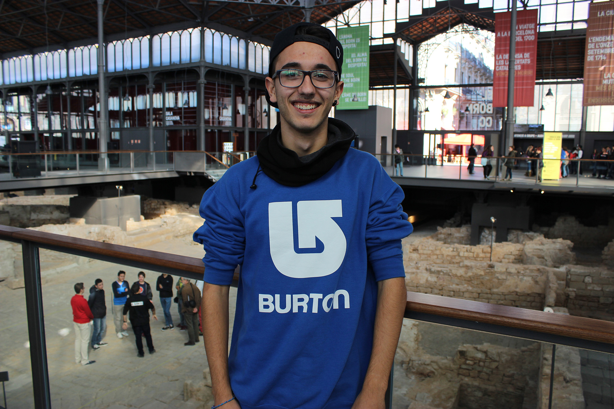 Alex Rodríguez (17 años):”Voy a ir el domingo porque votar es democrático y porque tengo que decidir sobre el futuro de mi país. Pienso que la votación se tiene que hacer, pero yo no estoy a favor del independentismo. Yo soy de los que voto Sí –No, pues creo que no es momento de hablar de independencia”.