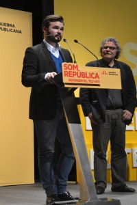 Auditori de Cornellà, Cornellà de Llobregat (03/12/2015) Gabriel Rufián y Joan Tardà, números uno y dos respectivamente en las listas de ERC por Barcelona al Congreso de los Diputados, durante el discurso de Rufián en el acto de inicio de campaña Autor: Carolina Alvarez Borrell