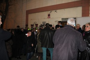 Badalona. 18/12/15. La entrada del pabellón de Llefía, donde se celebraba el acto. Foto: Celia Alonso
