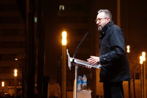 L´Hospitalet (Plaça de la Cultura), 19/12/15, Juan Carlos Girauta, el número uno de lista de Ciudadanos por Barcelona, exponiendo su discurso durante el cierre de campaña. Foto: Mel Lopez.