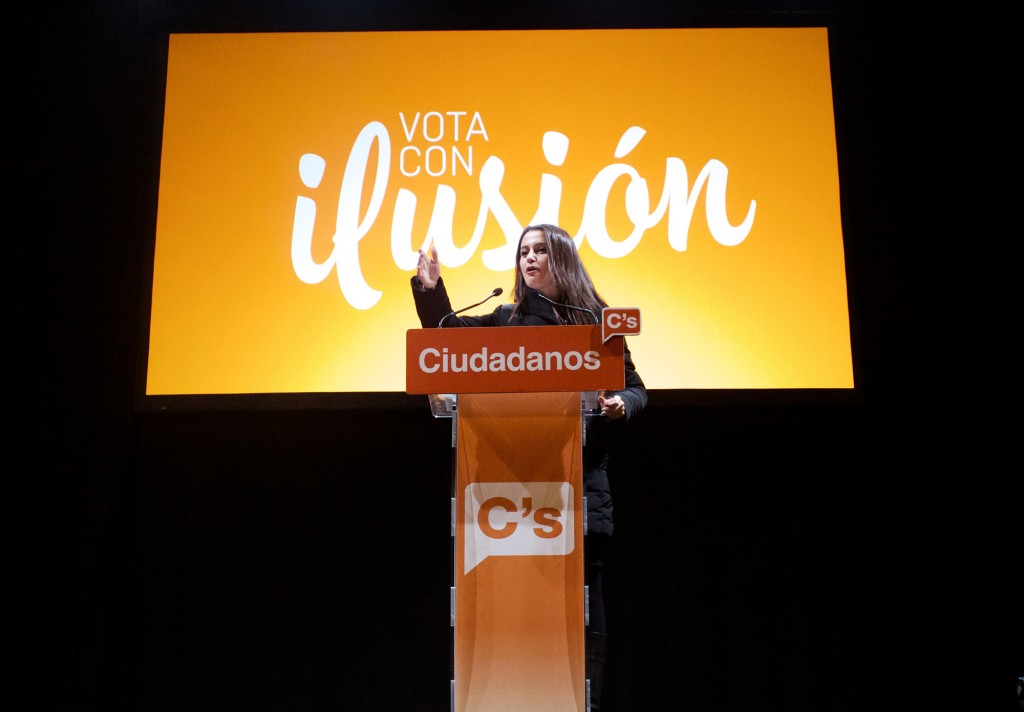 L´Hospitalet (Plaça de la Cultura), 19/12/15, Inés Arrimadas, una de las líderes de Ciudadanos, dando su discurso durante el cierre de la campaña electoral. Foto: Mel Lopez.