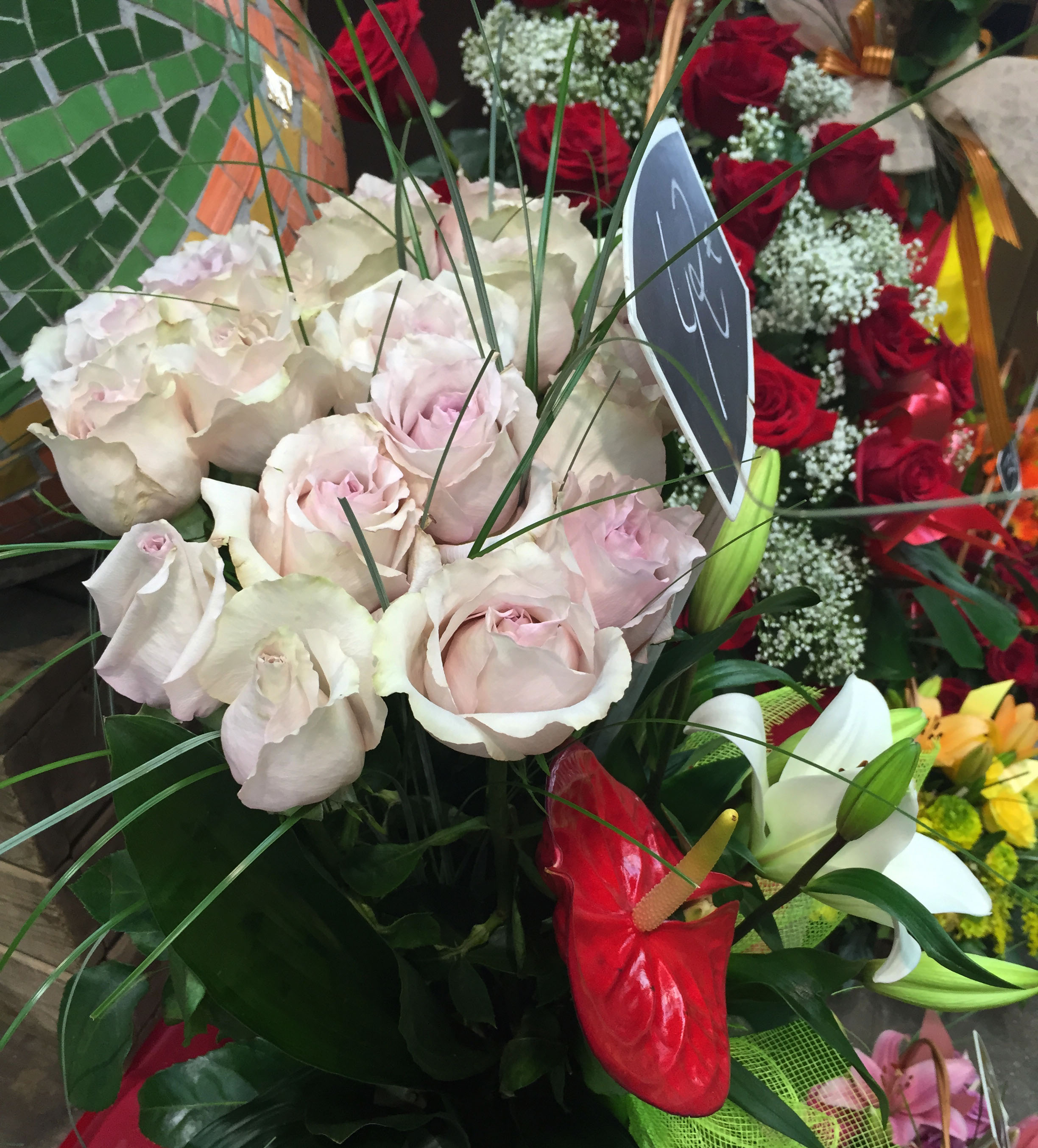 Las rosas blancas se convierten en preferidas para muchas mujeres